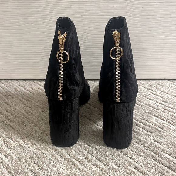 Stella McCartney Velvet Zip Up Ankle Boots - Picture 5 of 8